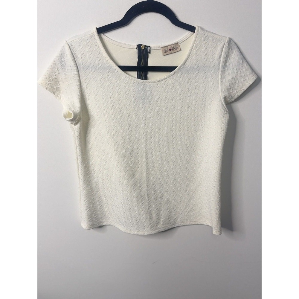 Free Kisses Ivory Textured Boxy Short-sleeve Top Small